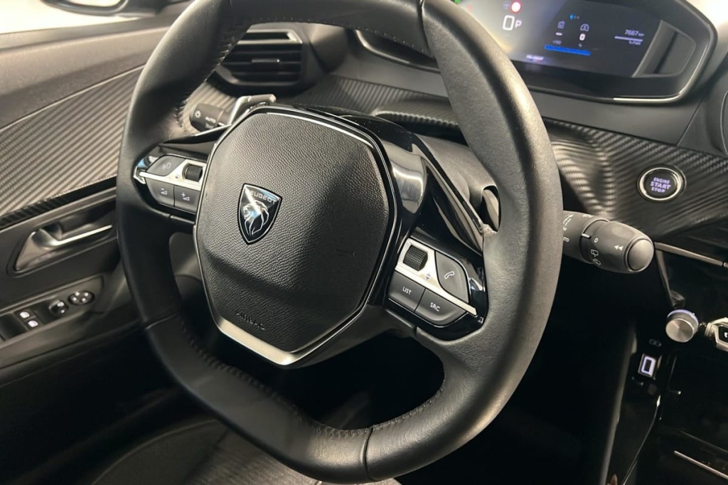 PEUGEOT 2008 Hybrid 136 e-DCS6 Allure - ref: 1-368994 - Photo 15