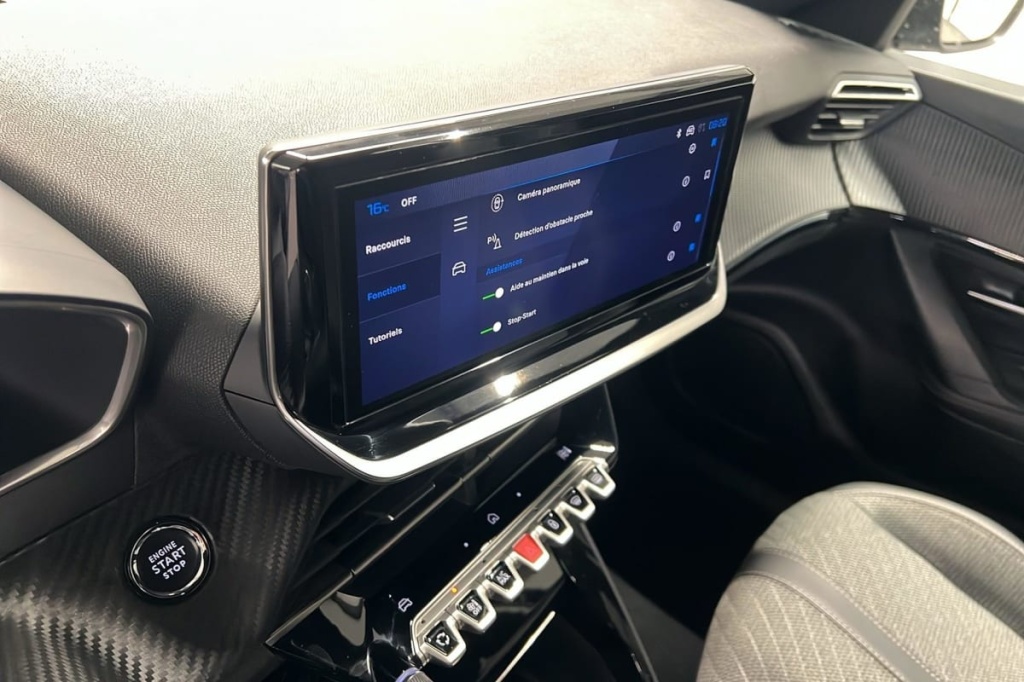 PEUGEOT 2008 Hybrid 136 e-DCS6 Allure - ref: 1-368994 - Photo 17