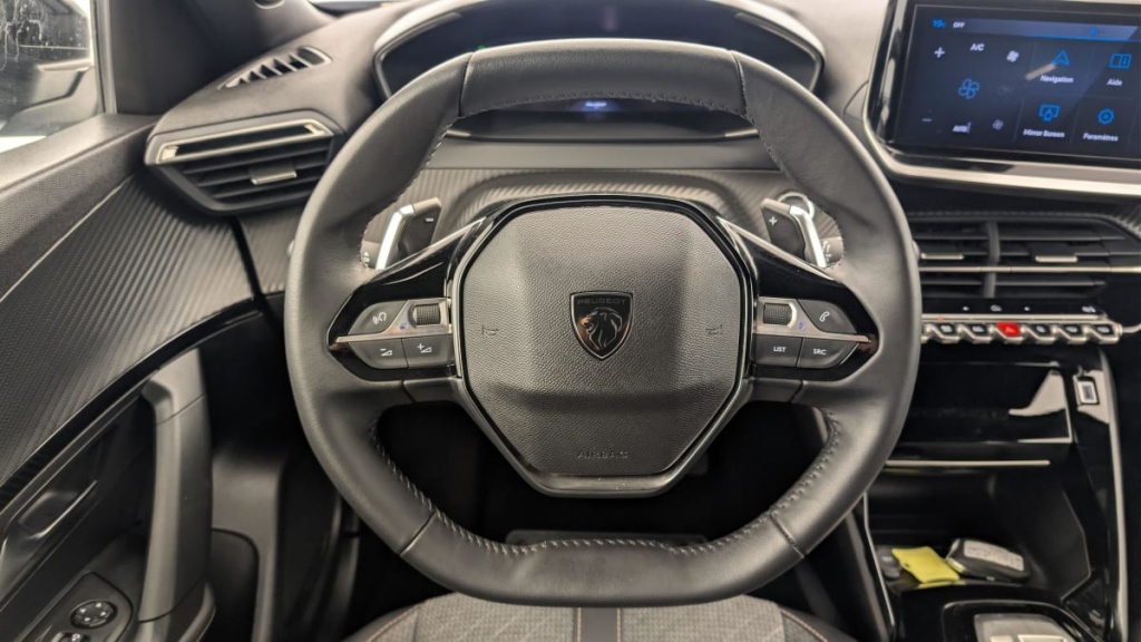 PEUGEOT 2008 Hybrid 136 e-DCS6 Allure - ref: 1-368996 - Photo 14