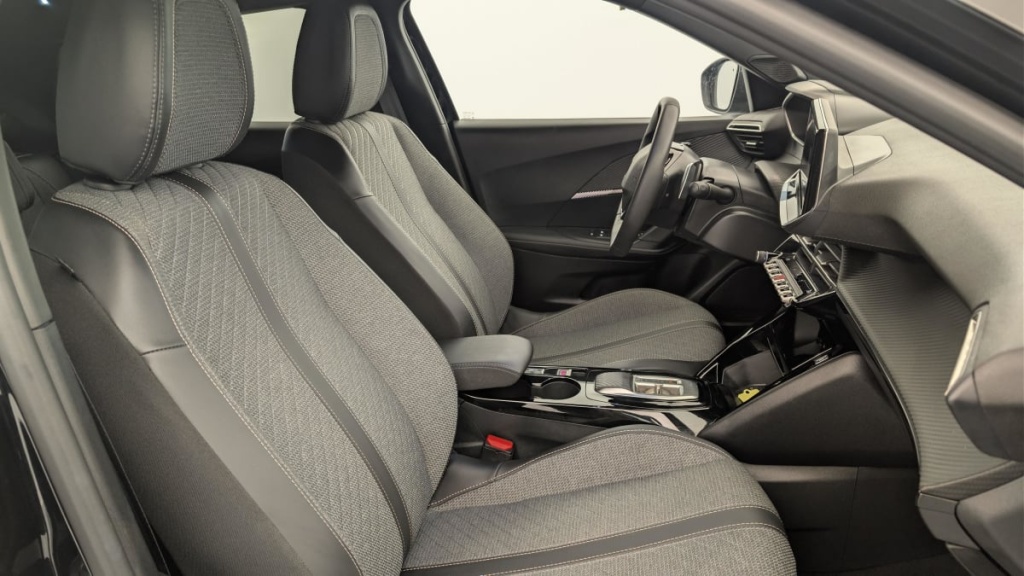 PEUGEOT 2008 Hybrid 136 e-DCS6 Allure - ref: 1-368996 - Photo 9