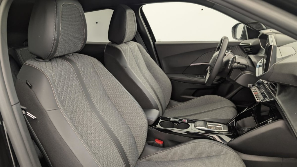 PEUGEOT 2008 Hybrid 136 e-DCS6 Allure - ref: 1-368999 - Photo 9