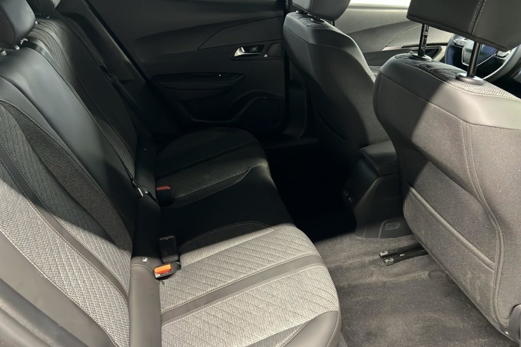 PEUGEOT 2008 Hybrid 136 e-DCS6 Allure - ref: 1-369014 - Photo 10