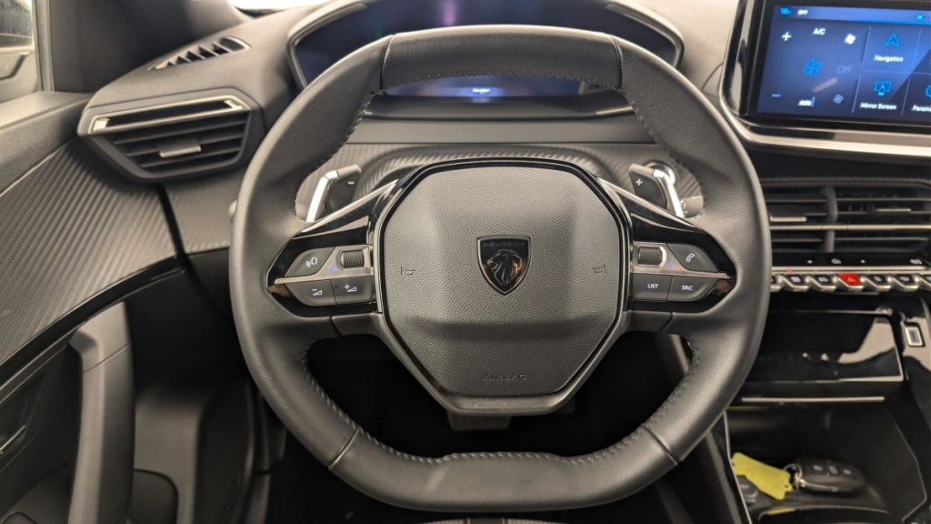 PEUGEOT 2008 Hybrid 136 e-DCS6 Allure - ref: 1-369016 - Photo 14