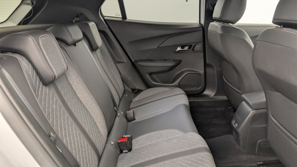 PEUGEOT 2008 Hybrid 136 e-DCS6 Allure - ref: 1-369029 - Photo 10