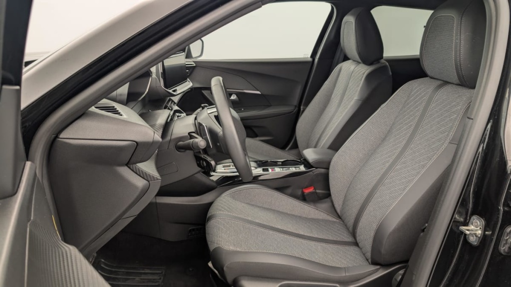 PEUGEOT 2008 Hybrid 136 e-DCS6 Allure - ref: 1-369096 - Photo 16