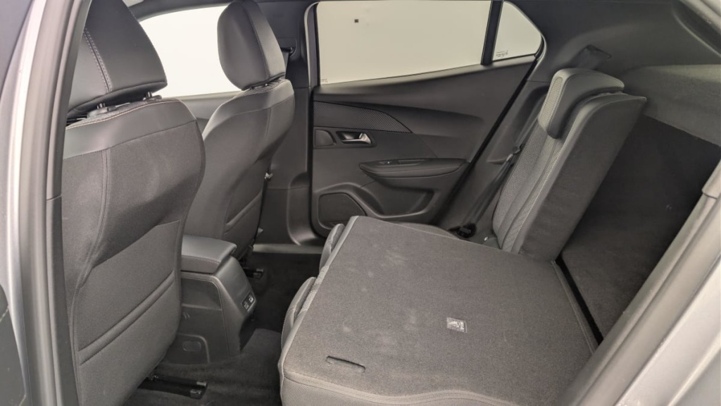 PEUGEOT 2008 Hybrid 136 e-DCS6 Allure - ref: 1-369108 - Photo 12