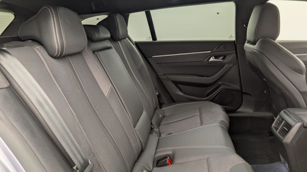 PEUGEOT 508 SW Hybrid 225 e-EAT8 Allure - ref: 1-369111 - Photo 10