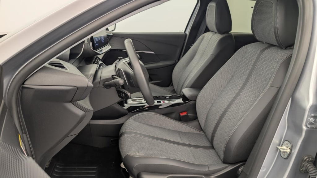 PEUGEOT 208 Hybrid 100 e-DCS6 Allure - ref: 1-369347 - Photo 16