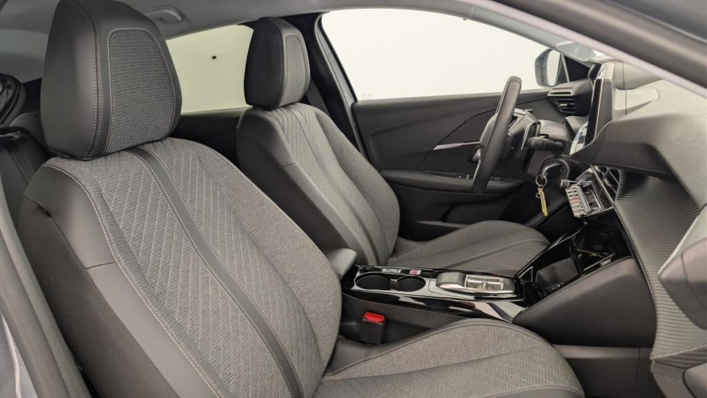 PEUGEOT 208 Hybrid 100 e-DCS6 Allure - ref: 1-369349 - Photo 9