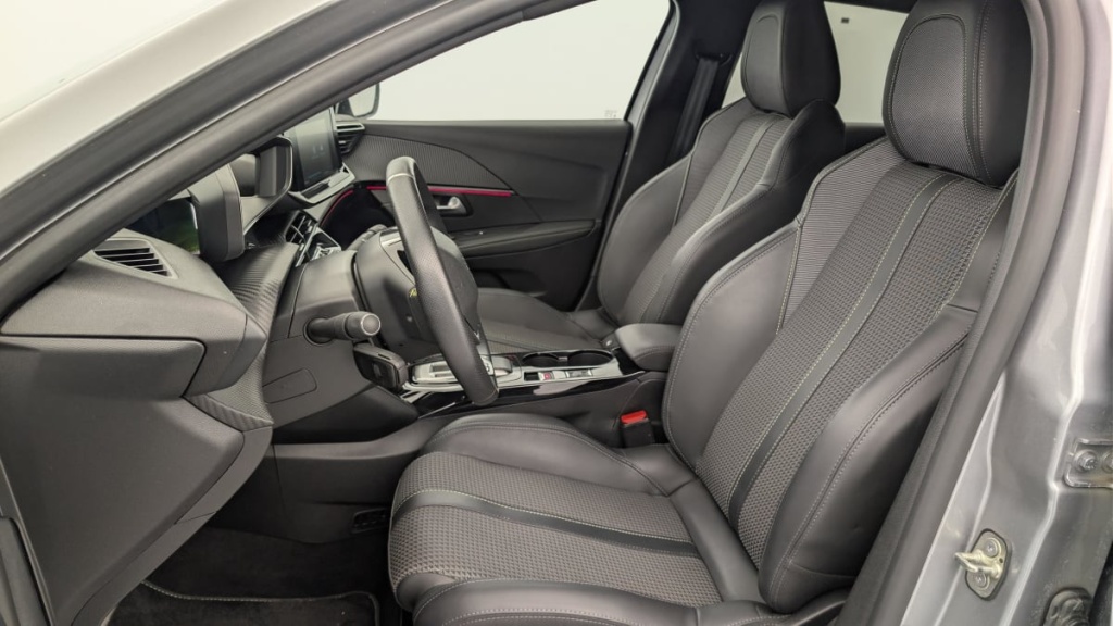 PEUGEOT 208 50 KWH 136CH GT - ref: 1-369363 - Photo 16