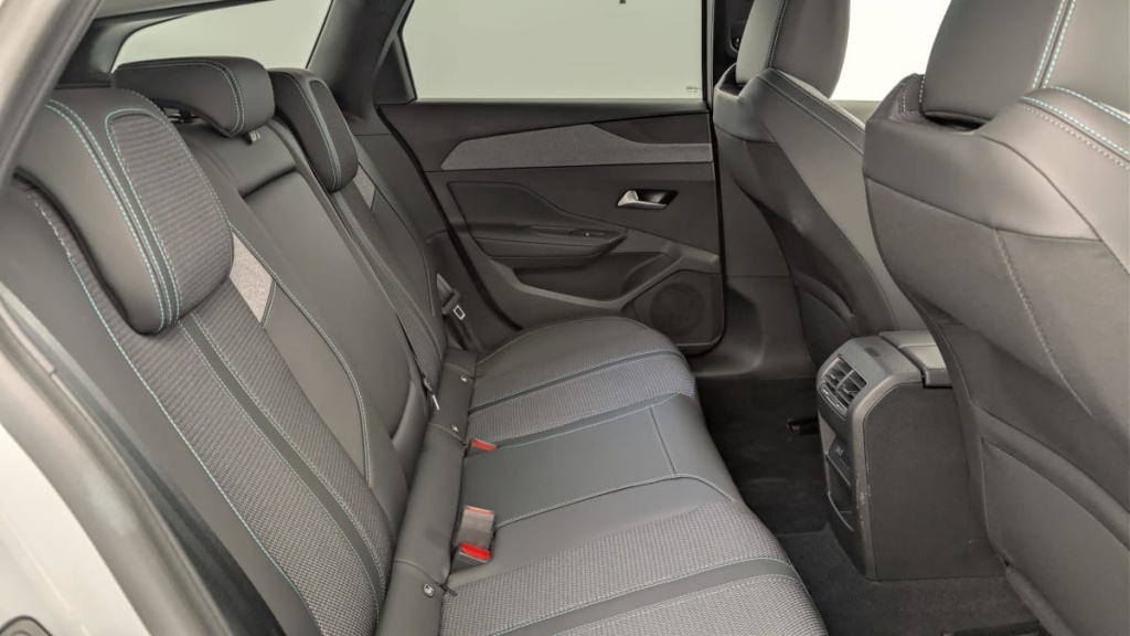 PEUGEOT 308 SW Hybrid 145 e-DCS6 Allure - ref: 1-369441 - Photo 10