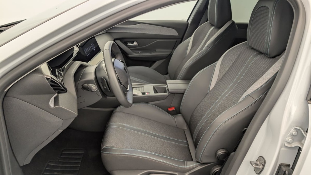 PEUGEOT 308 SW Hybrid 145 e-DCS6 Allure - ref: 1-369441 - Photo 16