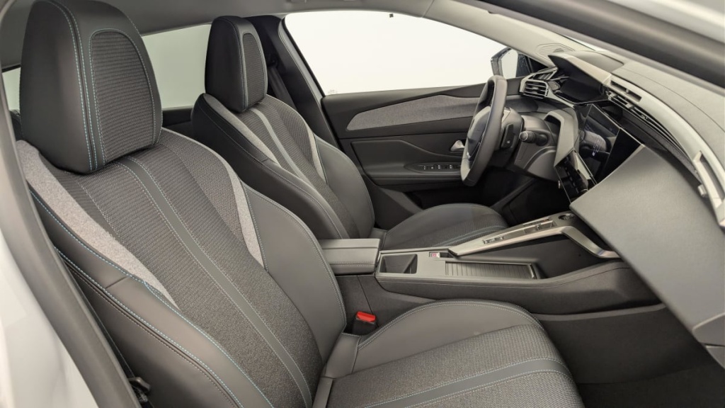 PEUGEOT 308 SW Hybrid 145 e-DCS6 Allure - ref: 1-369441 - Photo 9