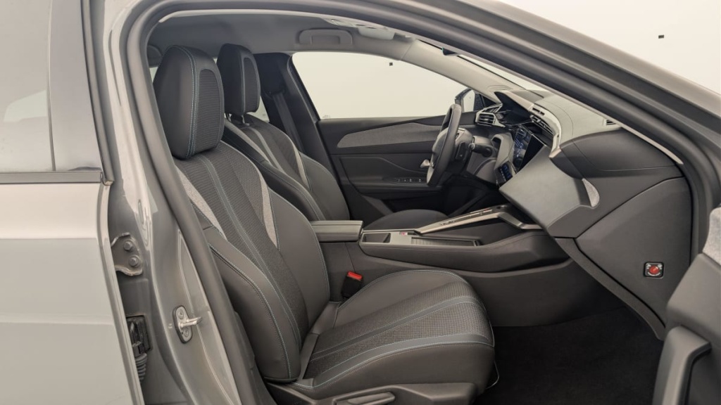 PEUGEOT 308 SW Hybrid 145 e-DCS6 Allure - ref: 1-369443 - Photo 9