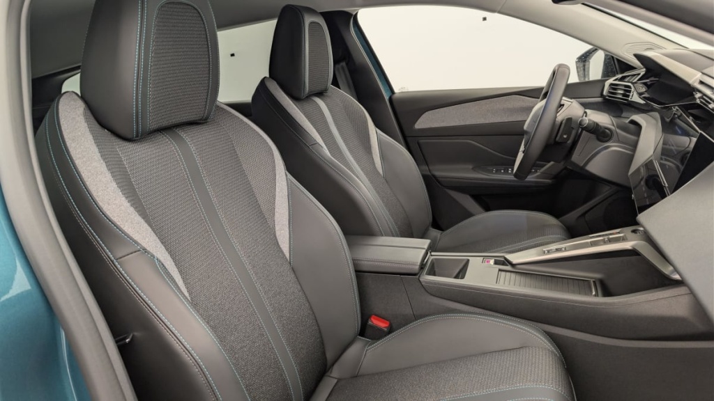 PEUGEOT 308 SW Hybrid 145 e-DCS6 Allure - ref: 1-369453 - Photo 9