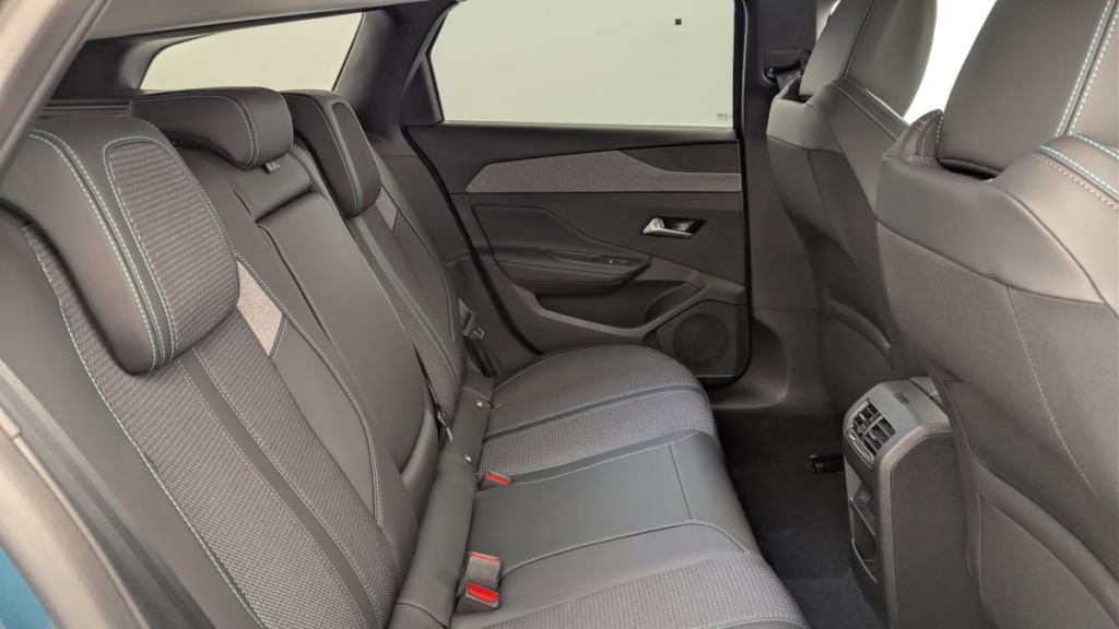 PEUGEOT 308 SW Hybrid 145 e-DCS6 Allure - ref: 1-369454 - Photo 10