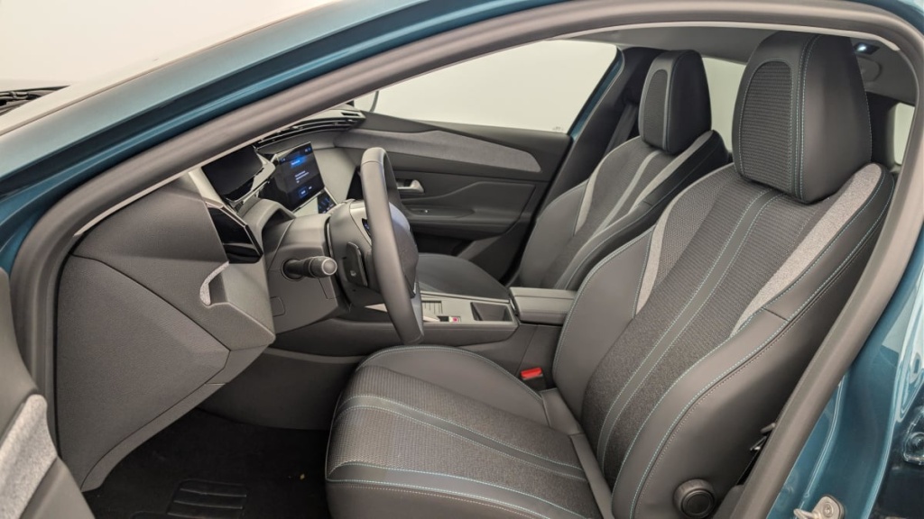 PEUGEOT 308 SW Hybrid 145 e-DCS6 Allure - ref: 1-369454 - Photo 16