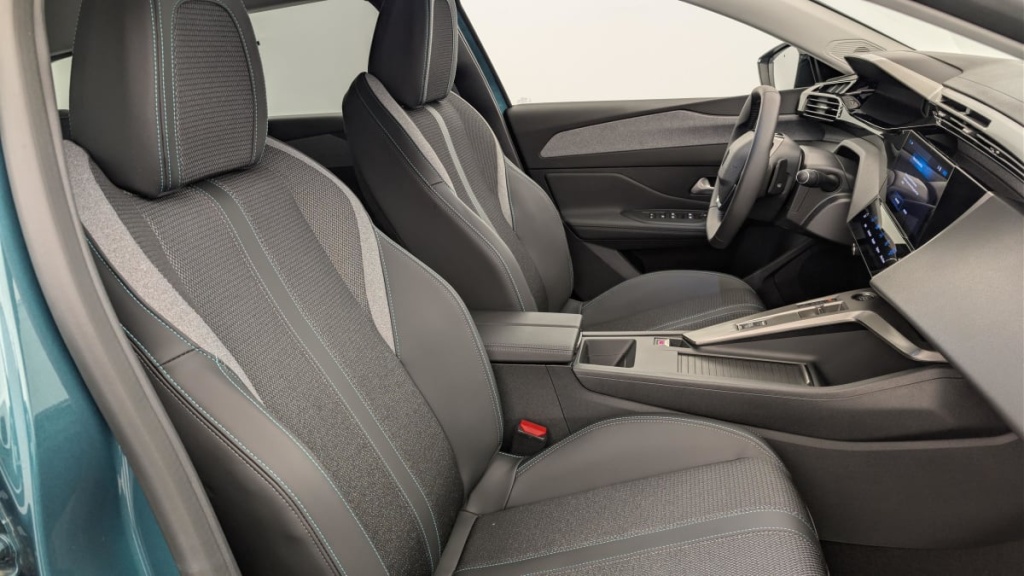 PEUGEOT 308 SW Hybrid 145 e-DCS6 Allure - ref: 1-369454 - Photo 9