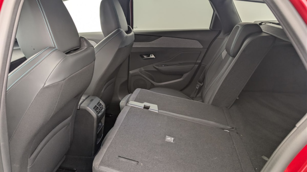 PEUGEOT 308 SW Hybrid 145 e-DCS6 Allure - ref: 1-369488 - Photo 12