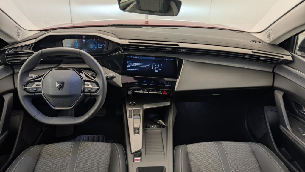 PEUGEOT 308 SW Hybrid 145 e-DCS6 Allure - ref: 1-369488 - Photo 13