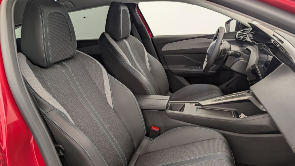 PEUGEOT 308 SW Hybrid 145 e-DCS6 Allure - ref: 1-369488 - Photo 9