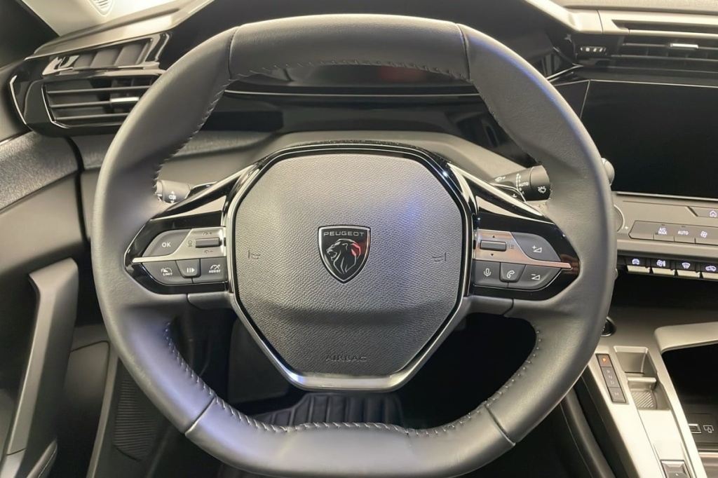 PEUGEOT 308 SW Hybrid 145 e-DCS6 Allure - ref: 1-369492 - Photo 13