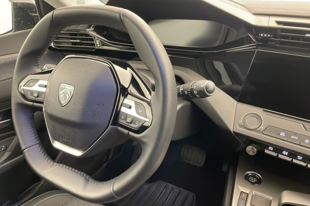 PEUGEOT 308 SW Hybrid 145 e-DCS6 Allure - ref: 1-369492 - Photo 14