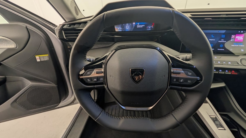 PEUGEOT 308 SW Hybrid 145 e-DCS6 Allure - ref: 1-369494 - Photo 19