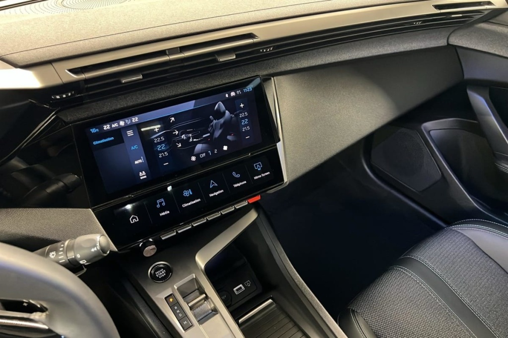 PEUGEOT 308 Hybrid 145 e-DCS6 Allure - ref: 1-369630 - Photo 17