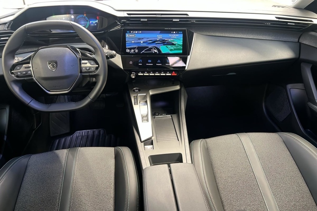 PEUGEOT 308 Hybrid 145 e-DCS6 Allure - ref: 1-369636 - Photo 12