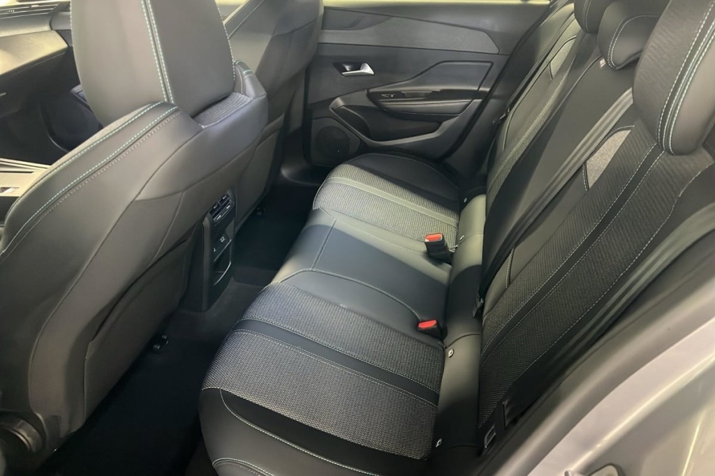 PEUGEOT 308 Hybrid 145 e-DCS6 Allure - ref: 1-369639 - Photo 10