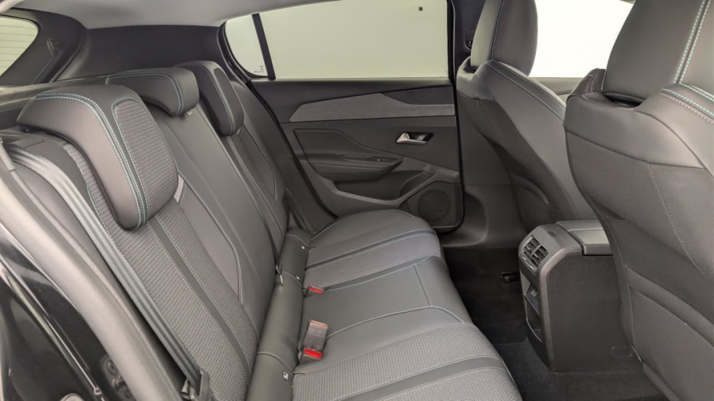 PEUGEOT 308 Hybrid 145 e-DCS6 Allure - ref: 1-369662 - Photo 10