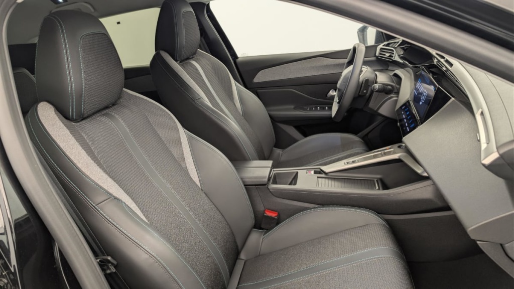 PEUGEOT 308 Hybrid 145 e-DCS6 Allure - ref: 1-369664 - Photo 9