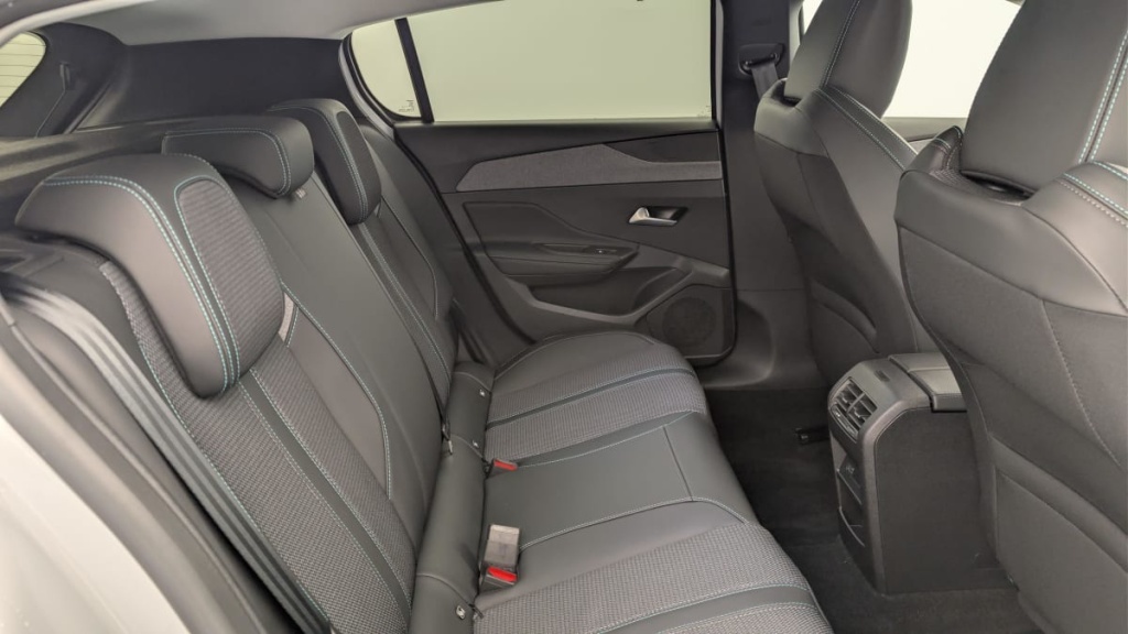 PEUGEOT 308 Hybrid 145 e-DCS6 Allure - ref: 1-369669 - Photo 10