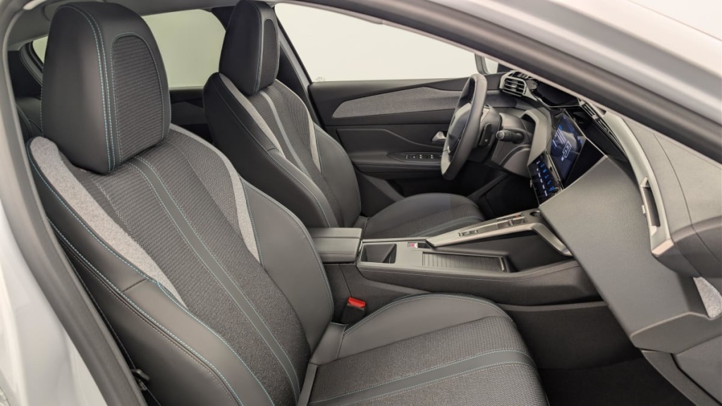 PEUGEOT 308 Hybrid 145 e-DCS6 Allure - ref: 1-369669 - Photo 9