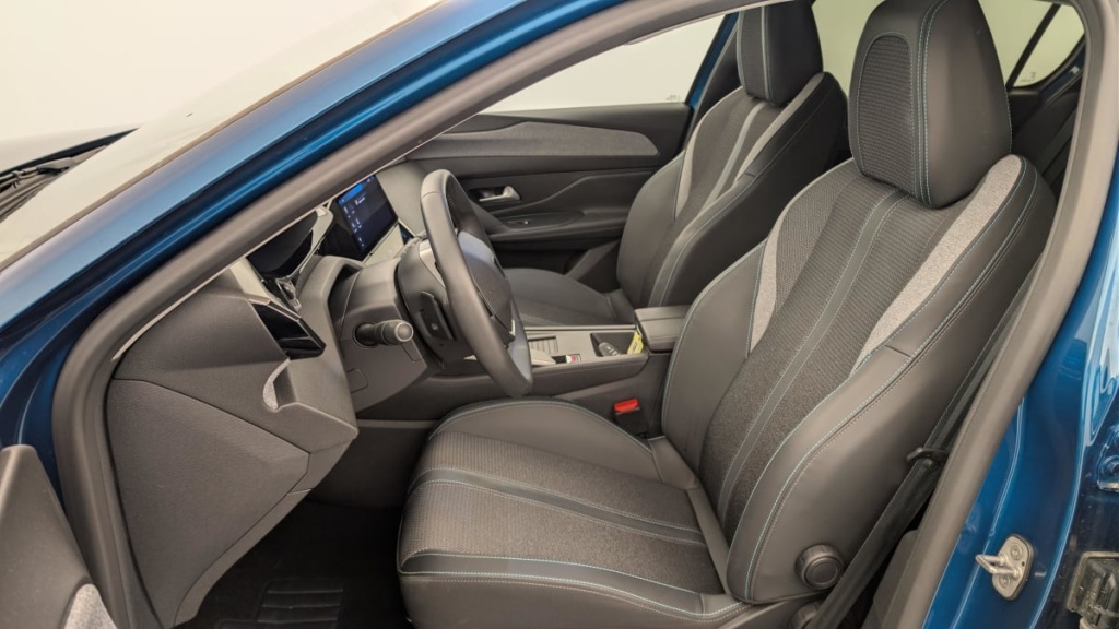 PEUGEOT 308 Hybrid 145 e-DCS6 Allure - ref: 1-369673 - Photo 16