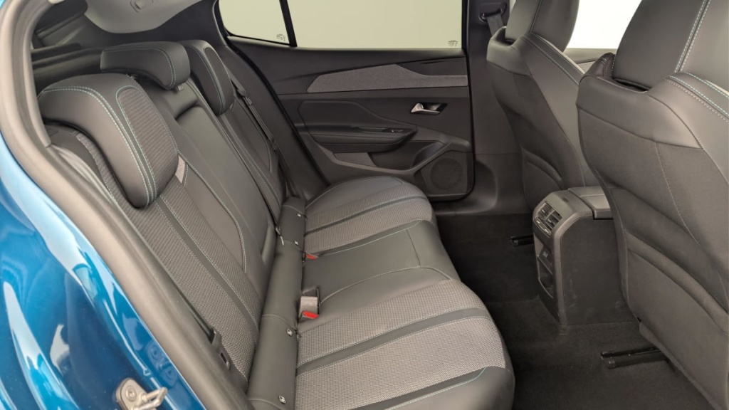 PEUGEOT 408 Hybrid 145 e-DCS6 Allure - ref: 1-369906 - Photo 10