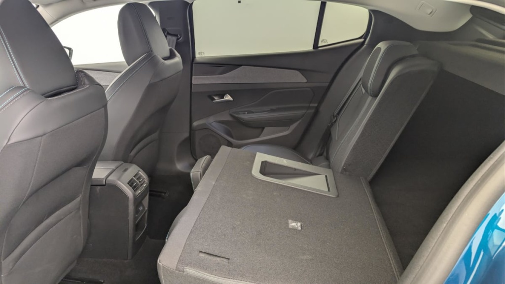 PEUGEOT 408 Hybrid 145 e-DCS6 Allure - ref: 1-369906 - Photo 12