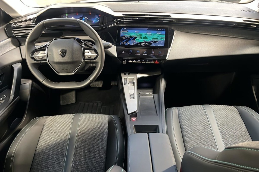 PEUGEOT 408 Hybrid 145 e-DCS6 Allure - ref: 1-369910 - Photo 11