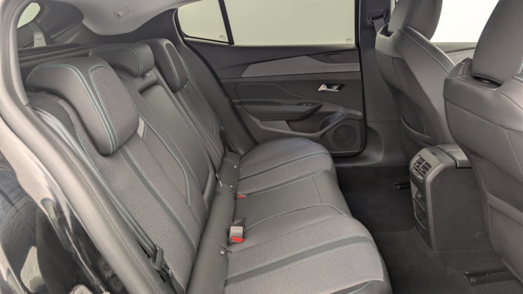 PEUGEOT 408 Hybrid 145 e-DCS6 Allure - ref: 1-369914 - Photo 10