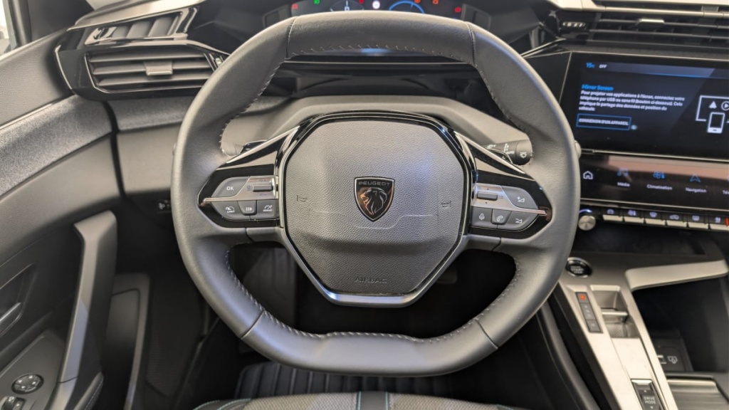 PEUGEOT 408 Hybrid 145 e-DCS6 Allure - ref: 1-369914 - Photo 14