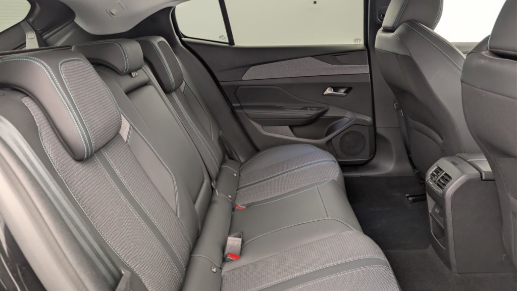 PEUGEOT 408 Hybrid 145 e-DCS6 Allure - ref: 1-369915 - Photo 10