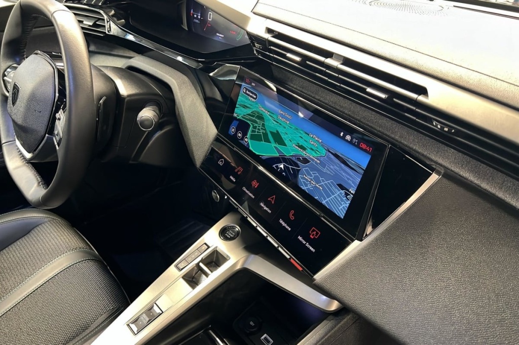 PEUGEOT 408 Hybrid 145 e-DCS6 Allure - ref: 1-369916 - Photo 17