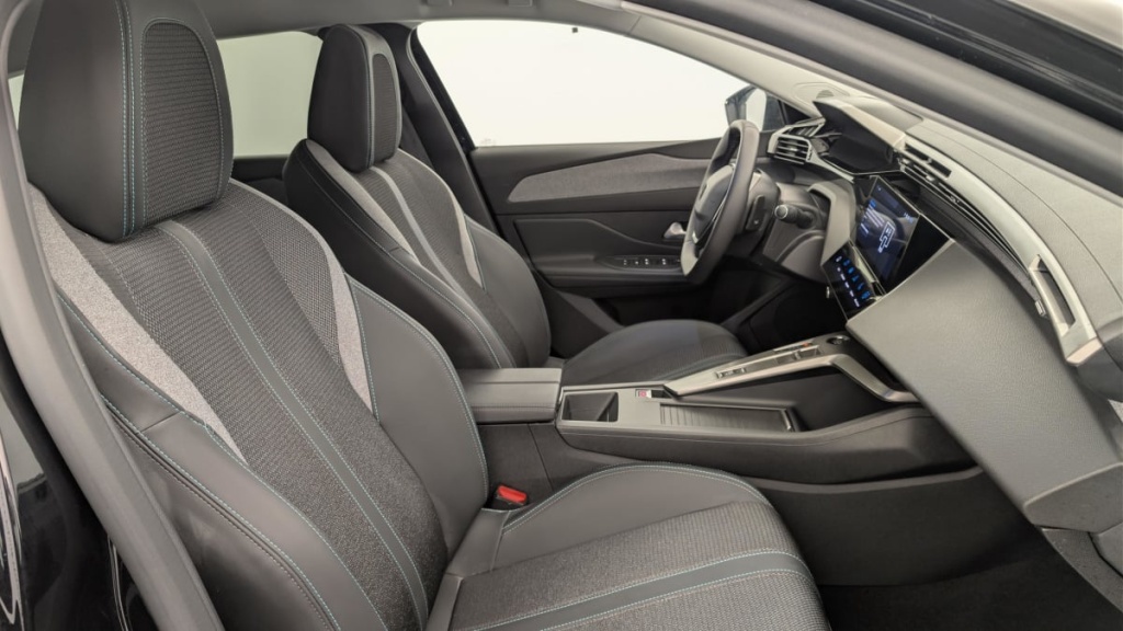 PEUGEOT 408 Hybrid 145 e-DCS6 Allure - ref: 1-369918 - Photo 9