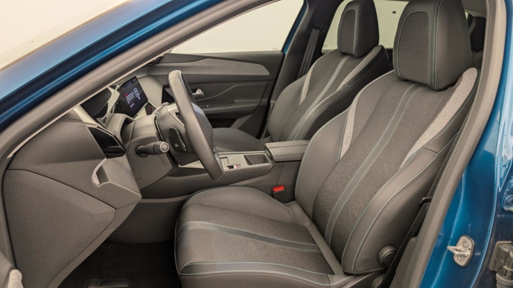 PEUGEOT 408 Hybrid 145 e-DCS6 Allure - ref: 1-369920 - Photo 16