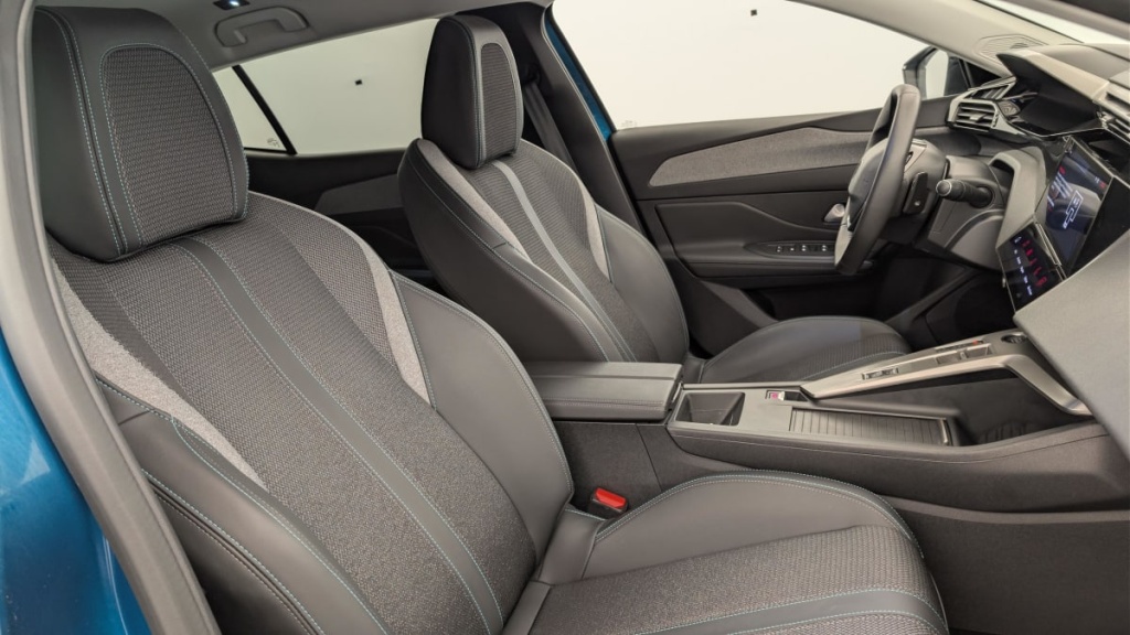 PEUGEOT 408 Hybrid 145 e-DCS6 Allure - ref: 1-369920 - Photo 9