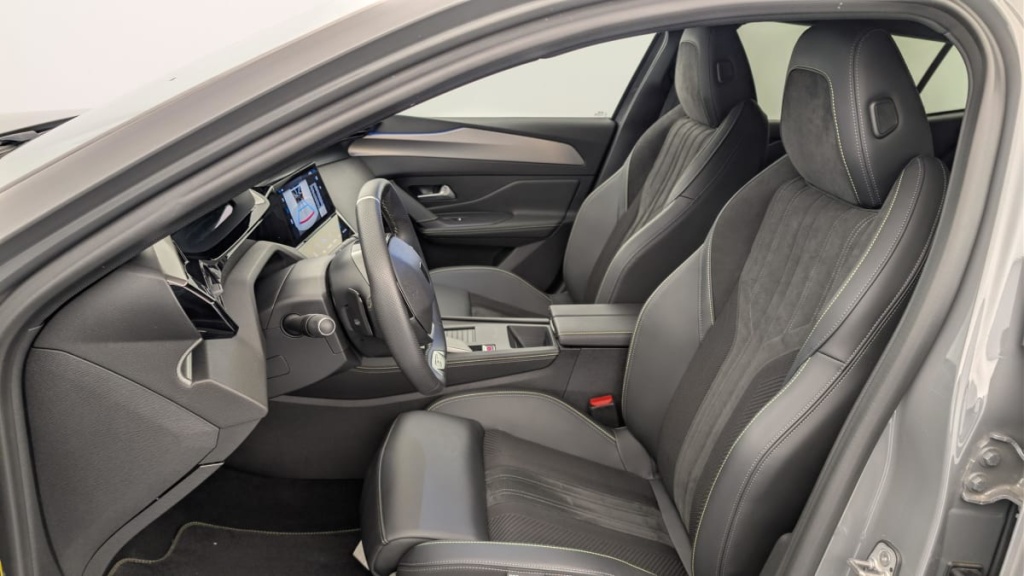 PEUGEOT 408 PHEV 225 e-EAT8 GT - ref: 1-369970 - Photo 16