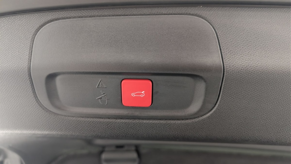 PEUGEOT 408 PHEV 225 e-EAT8 GT - ref: 1-369977 - Photo 20