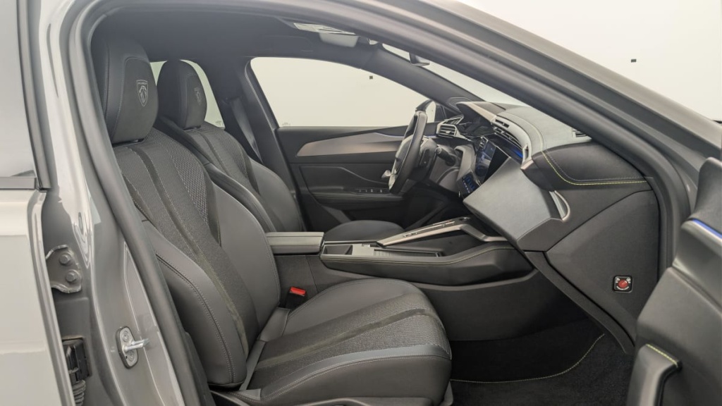 PEUGEOT 408 PHEV 225 e-EAT8 GT - ref: 1-369977 - Photo 9