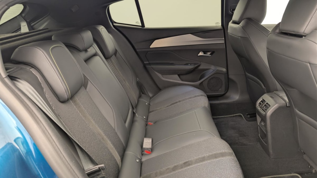 PEUGEOT 408 PHEV 225 e-EAT8 GT - ref: 1-369980 - Photo 10